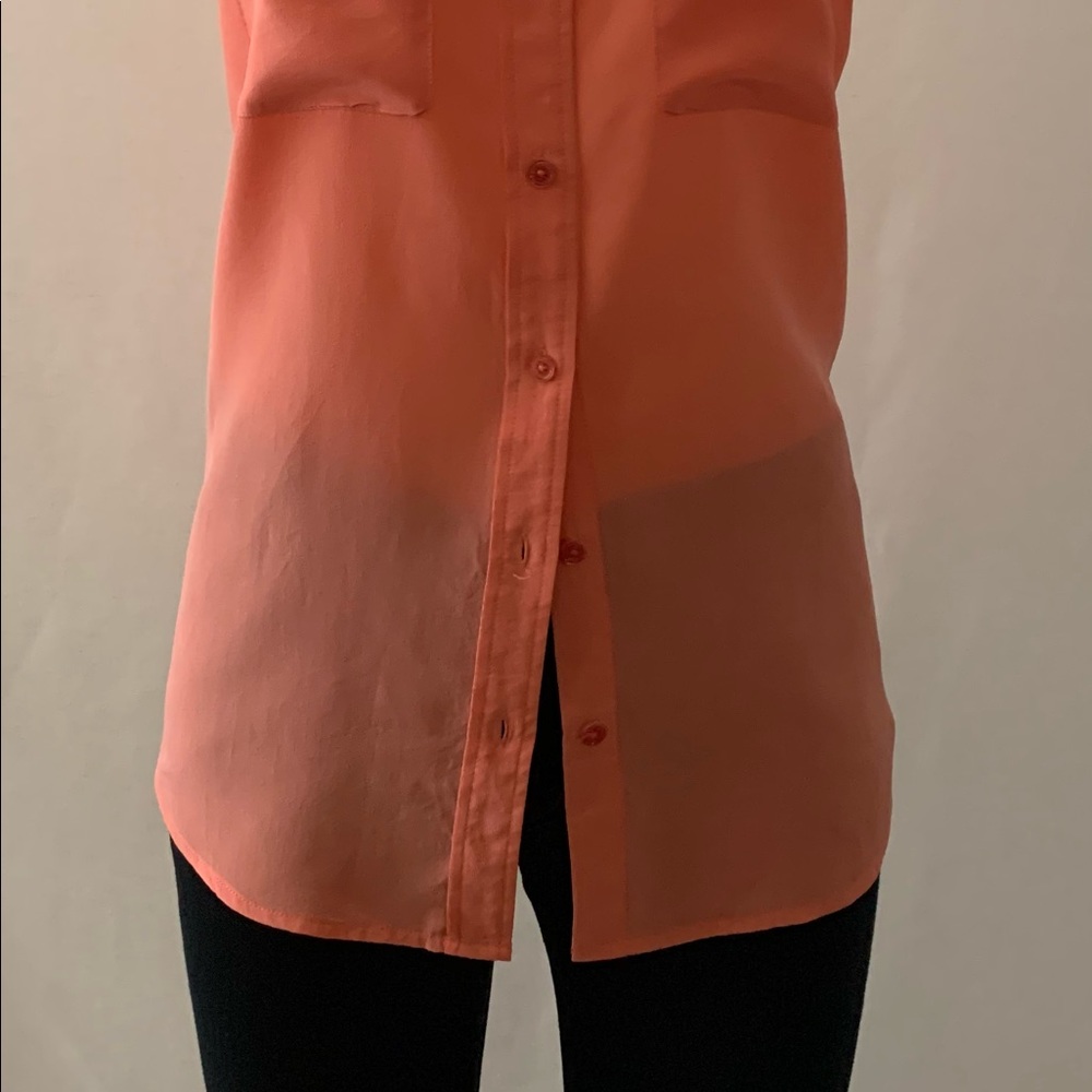 EQUIPMENT 100% SILK Sleeveless Button Shirt - Picture 4 of 9